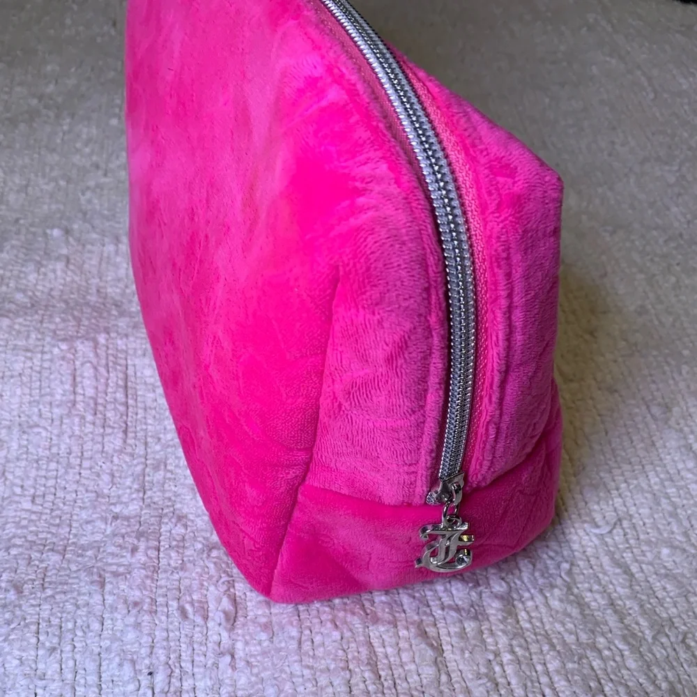 Juicy Couture Cosmetic/Makeup Bag - Picture 3 of 8